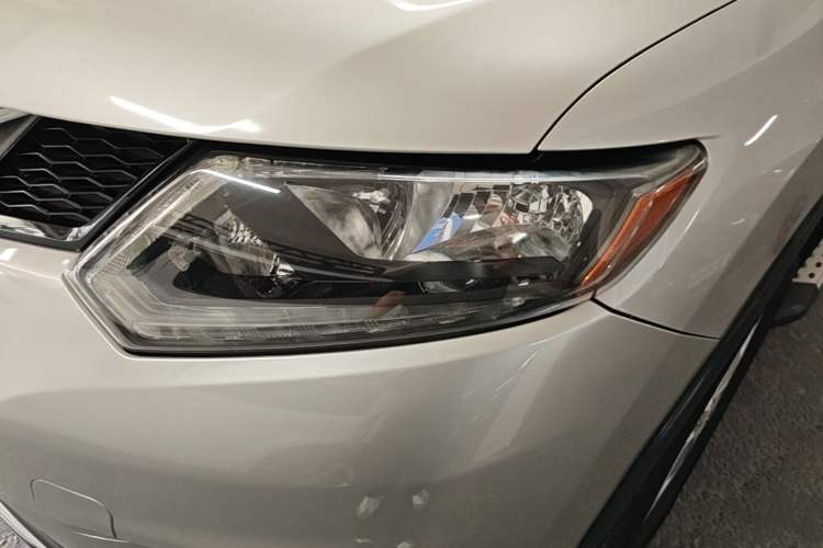 Used Nissan X-Trail 2015 2.0L CVT Comfort MAX Edition 2WD Left Front Headlight