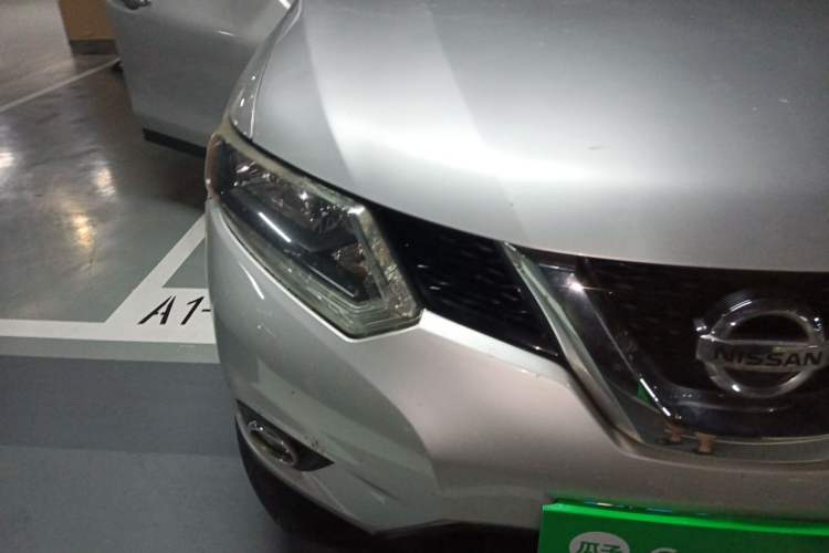 Used Nissan X-Trail 2015 2.0L CVT Comfort MAX Edition 2WD Right Front Headlight