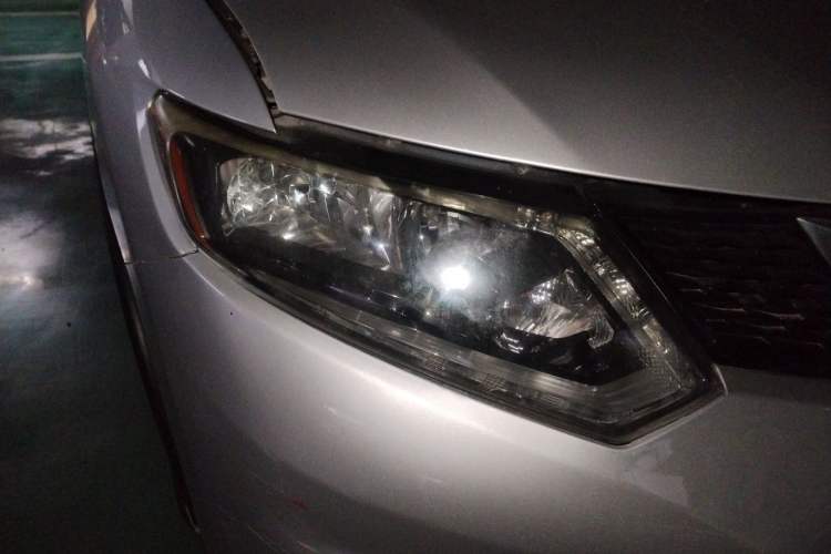 Used Nissan X-Trail 2015 2.0L CVT Comfort MAX Edition 2WD Right Front Headlight