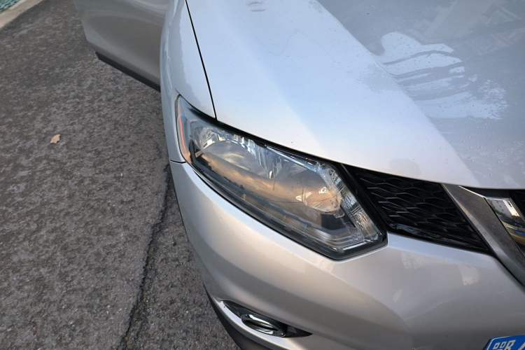 Used Nissan X-Trail 2015 2.0L CVT Comfort MAX Edition 2WD Right Front Headlight
