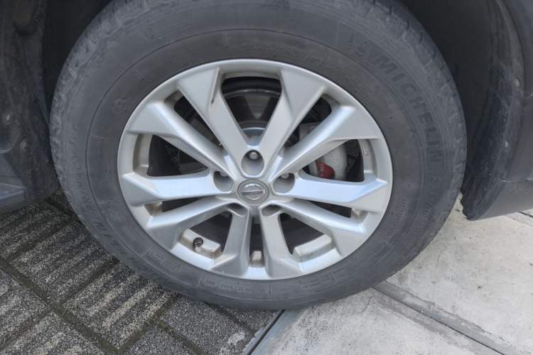 Used Nissan X-Trail 2015 2.0L CVT Comfort MAX Edition 2WD Right Front Wheel Hub
