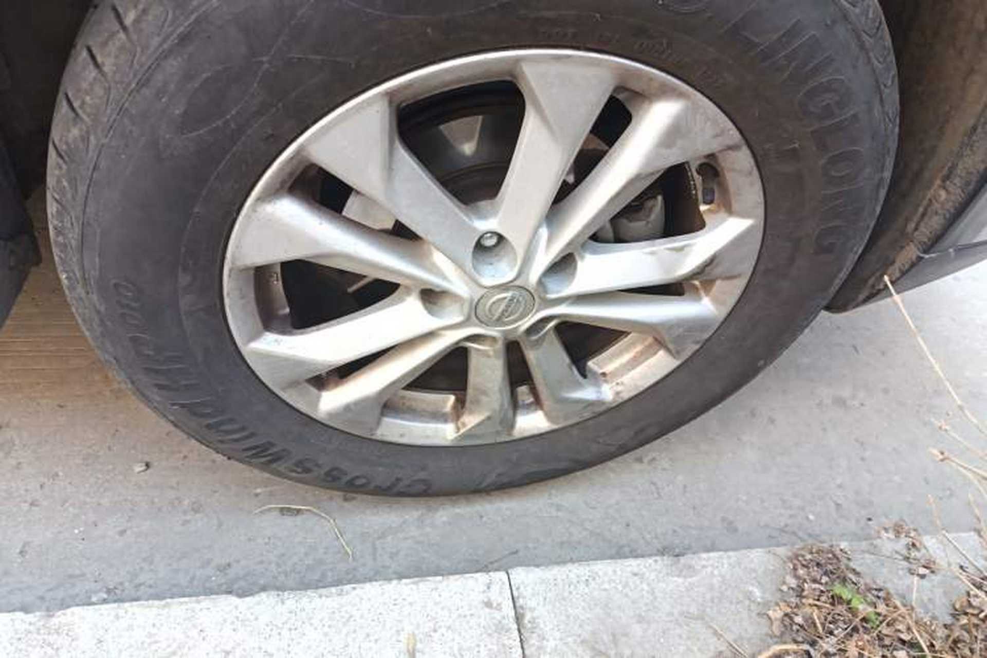 Used Nissan X-Trail 2015 2.0L CVT Comfort MAX Edition 2WD Right Front Wheel Hub
