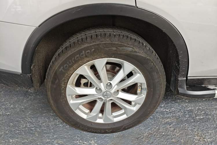 Used Nissan X-Trail 2015 2.0L CVT Comfort MAX Edition 2WD Right Rear Wheel Hub