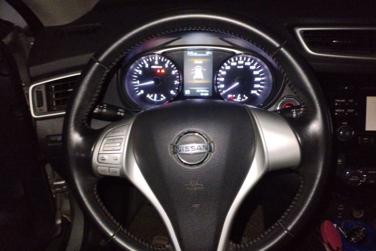 Used Nissan X-Trail 2015 2.0L CVT Comfort MAX Edition 2WD Steering Wheel