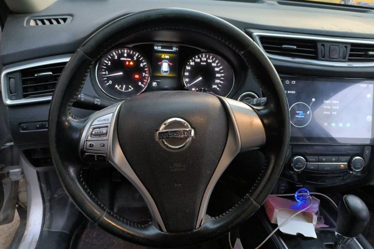 Used Nissan X-Trail 2015 2.0L CVT Comfort MAX Edition 2WD Steering Wheel