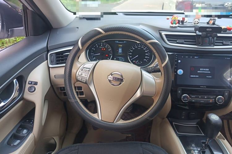 Used Nissan X-Trail 2015 2.0L CVT Comfort MAX Edition 2WD Steering Wheel