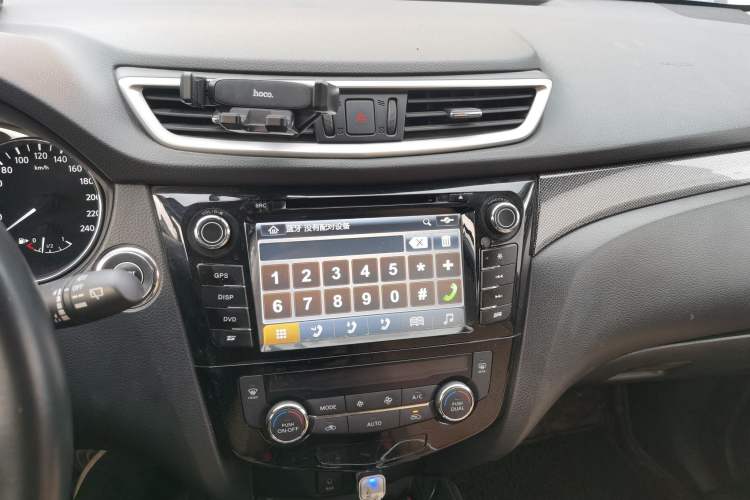 Used Nissan X-Trail 2015 2.5L CVT Leading MAX Edition 4WD Audio And AC Panel