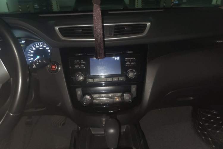 Used Nissan X-Trail 2015 2.5L CVT Leading MAX Edition 4WD Audio And AC Panel