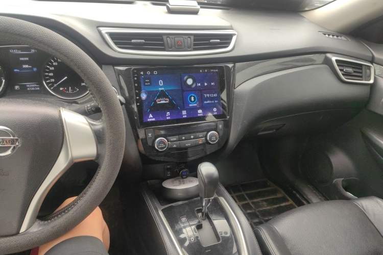 Used Nissan X-Trail 2015 2.5L CVT Leading MAX Edition 4WD Audio And AC Panel