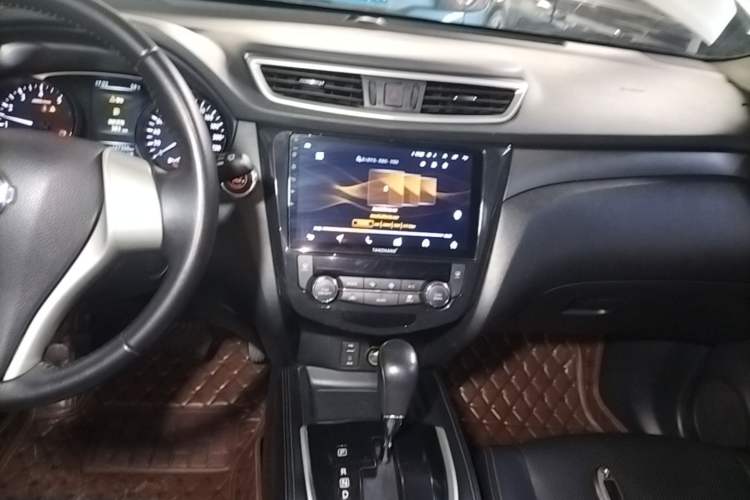 Used Nissan X-Trail 2015 2.0L CVT Comfort MAX Edition 2WD Audio And AC Panel
