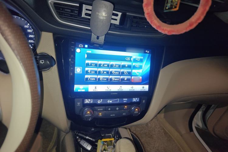 Used Nissan X-Trail 2015 2.0L CVT Comfort MAX Edition 2WD Audio And AC Panel
