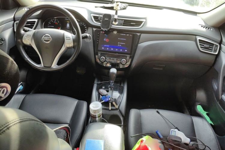 Used Nissan X-Trail 2015 2.0L CVT Comfort MAX Edition 2WD Center Console