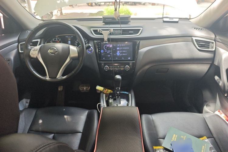 Used Nissan X-Trail 2015 2.0L CVT Comfort MAX Edition 2WD Center Console