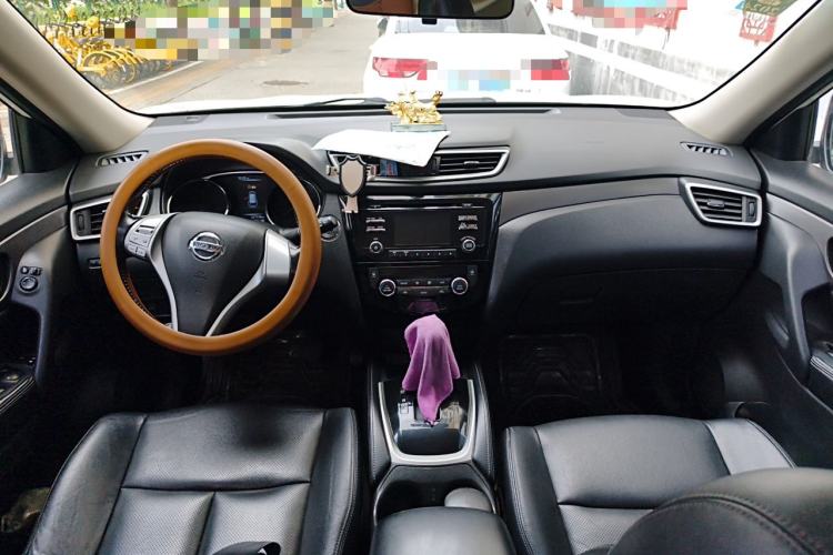 Used Nissan X-Trail 2015 2.0L CVT Comfort MAX Edition 2WD Center Console