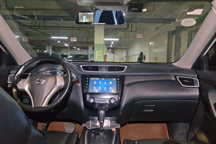 Used Nissan X-Trail 2015 2.0L CVT Comfort MAX Edition 2WD Center Console