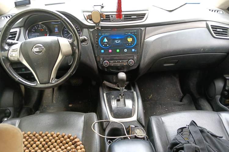 Used Nissan X-Trail 2015 2.0L CVT Comfort MAX Edition 2WD Center Console