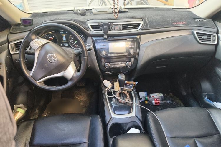 Used Nissan X-Trail 2015 2.0L CVT Comfort MAX Edition 2WD Center Console