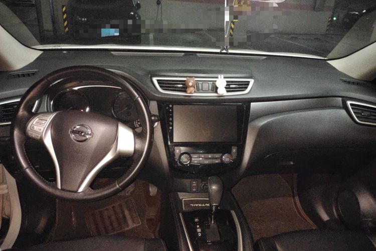 Used Nissan X-Trail 2015 2.0L CVT Comfort MAX Edition 2WD Center Console