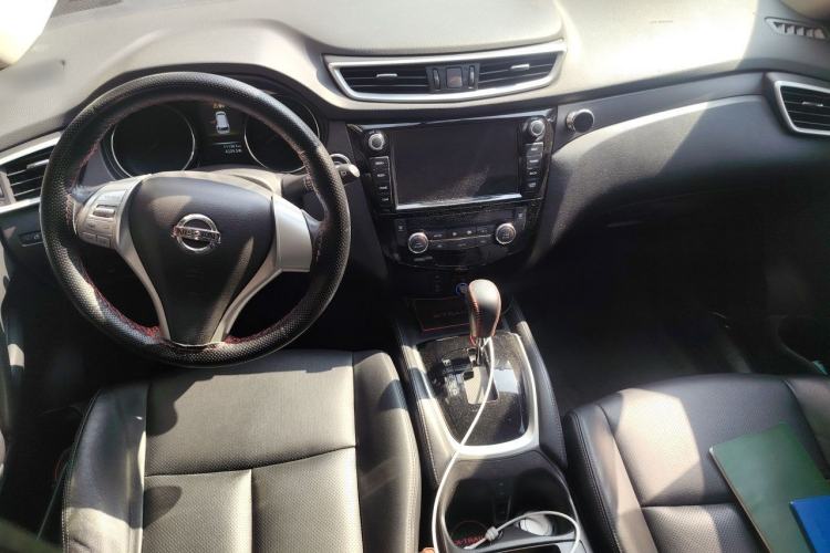Used Nissan X-Trail 2015 2.0L CVT Comfort MAX Edition 2WD Center Console