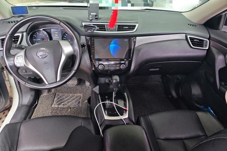 Used Nissan X-Trail 2015 2.0L CVT Comfort MAX Edition 2WD Center Console