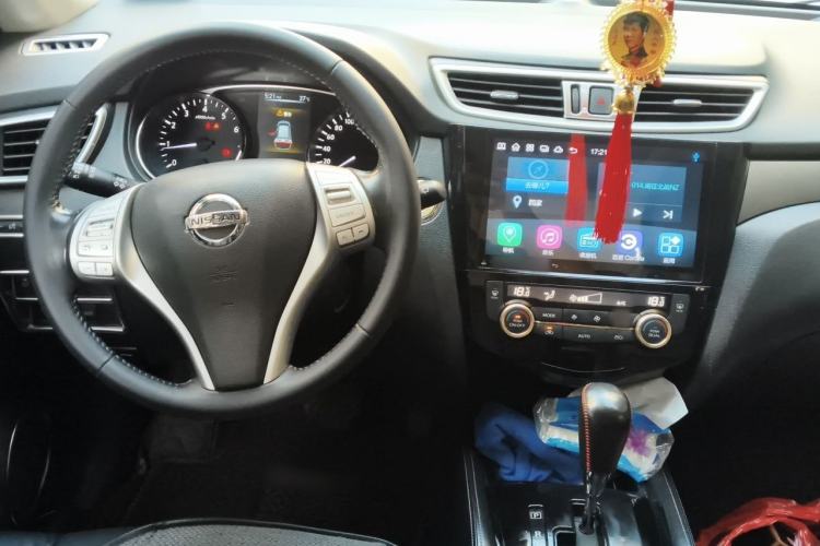 Used Nissan X-Trail 2015 2.0L CVT Comfort MAX Edition 2WD Center Console