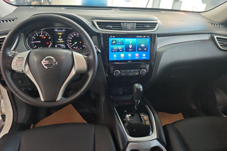 Used Nissan X-Trail 2015 2.0L CVT Comfort MAX Edition 2WD Center Console