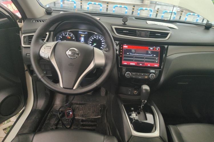 Used Nissan X-Trail 2015 2.0L CVT Comfort MAX Edition 2WD Center Console