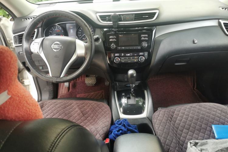 Used Nissan X-Trail 2015 2.0L CVT Comfort MAX Edition 2WD Center Console