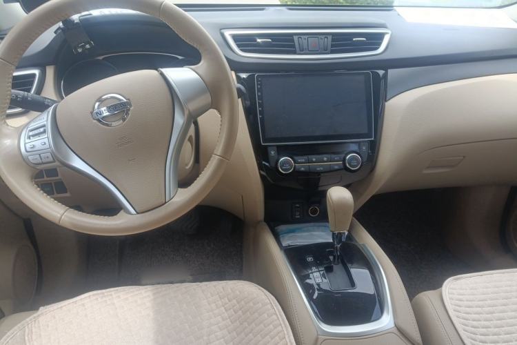 Used Nissan X-Trail 2015 2.0L CVT Comfort MAX Edition 2WD Center Console