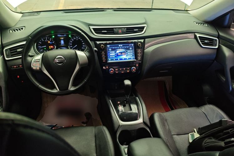 Used Nissan X-Trail 2015 2.5L CVT Leading MAX Edition 4WD Center Console