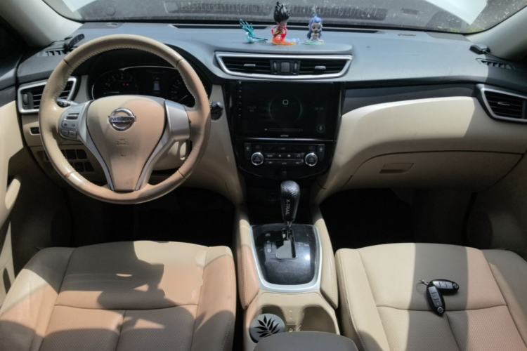 Used Nissan X-Trail 2015 2.0L CVT Comfort MAX Edition 2WD Center Console