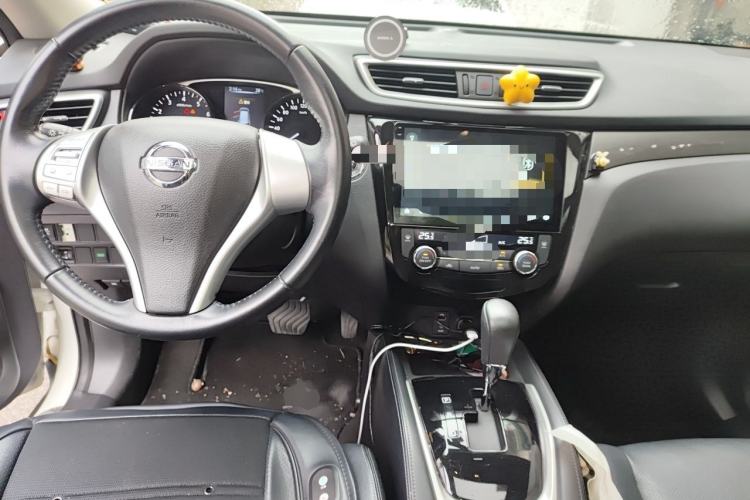 Used Nissan X-Trail 2015 2.0L CVT Comfort MAX Edition 2WD Center Console