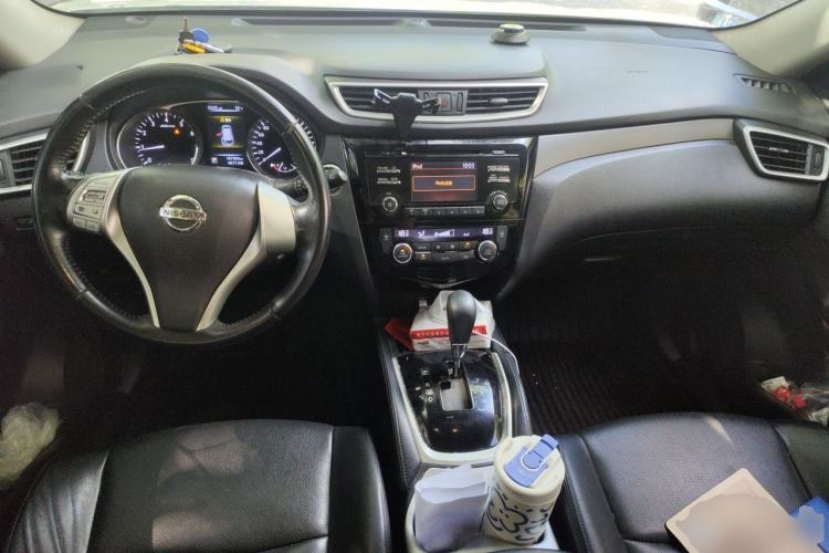 Used Nissan X-Trail 2015 2.0L CVT Comfort MAX Edition 2WD Center Console