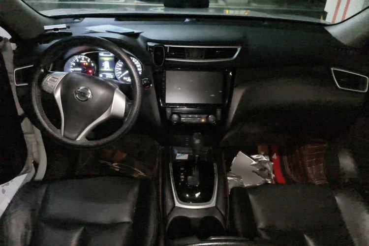 Used Nissan X-Trail 2015 2.0L CVT Comfort MAX Edition 2WD Center Console