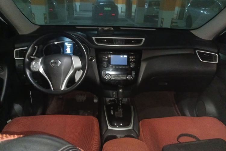 Used Nissan X-Trail 2015 2.0L CVT Comfort MAX Edition 2WD Center Console
