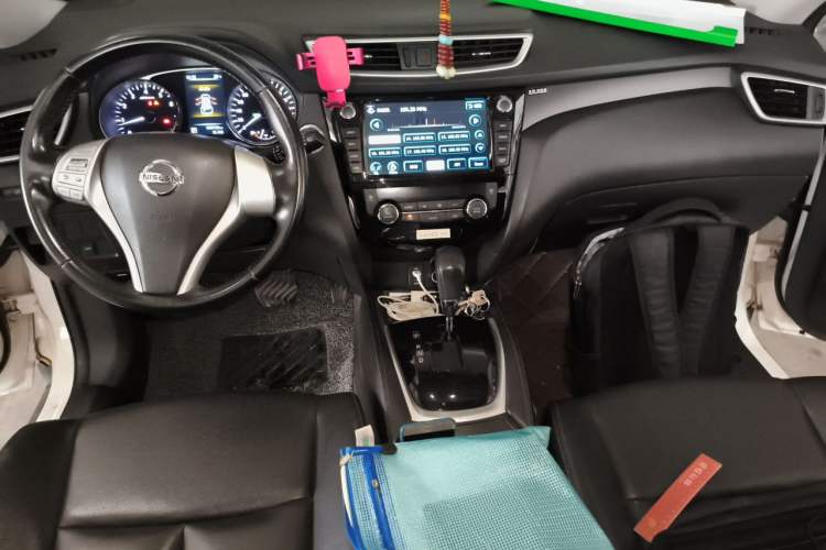 Used Nissan X-Trail 2015 2.0L CVT Comfort MAX Edition 2WD Center Console