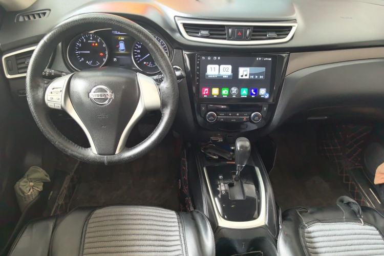 Used Nissan X-Trail 2015 2.0L CVT Comfort MAX Edition 2WD Center Console