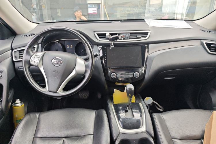 Used Nissan X-Trail 2015 2.0L CVT Comfort MAX Edition 2WD Center Console