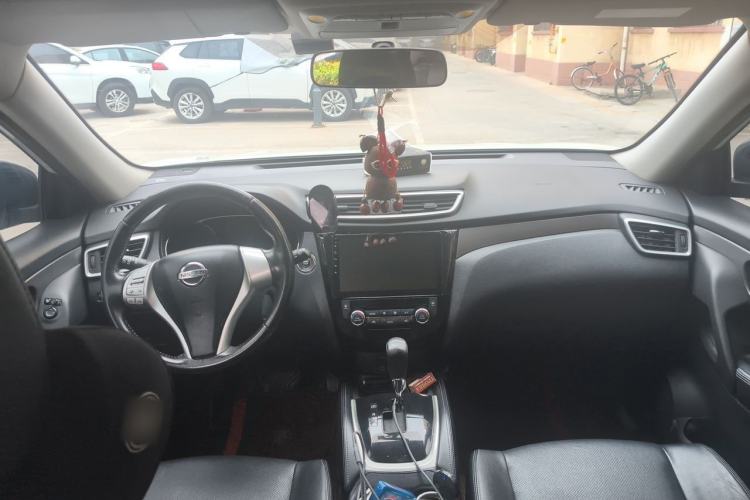 Used Nissan X-Trail 2015 2.0L CVT Comfort MAX Edition 2WD Center Console