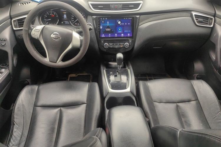 Used Nissan X-Trail 2015 2.5L CVT Leading MAX Edition 4WD Center Console