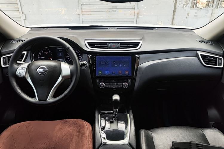 Used Nissan X-Trail 2015 2.0L CVT Comfort MAX Edition 2WD Center Console