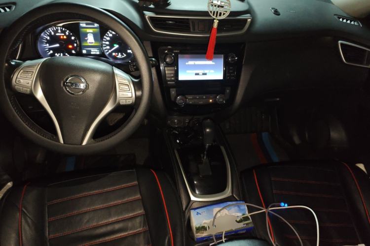 Used Nissan X-Trail 2015 2.0L CVT Comfort MAX Edition 2WD Center Console