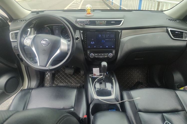 Used Nissan X-Trail 2015 2.0L CVT Comfort MAX Edition 2WD Center Console
