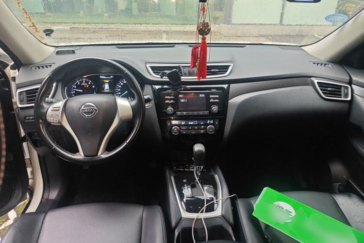 Used Nissan X-Trail 2015 2.0L CVT Comfort MAX Edition 2WD Center Console