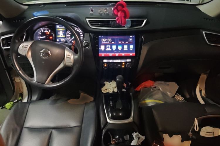Used Nissan X-Trail 2015 2.0L CVT Comfort MAX Edition 2WD Center Console
