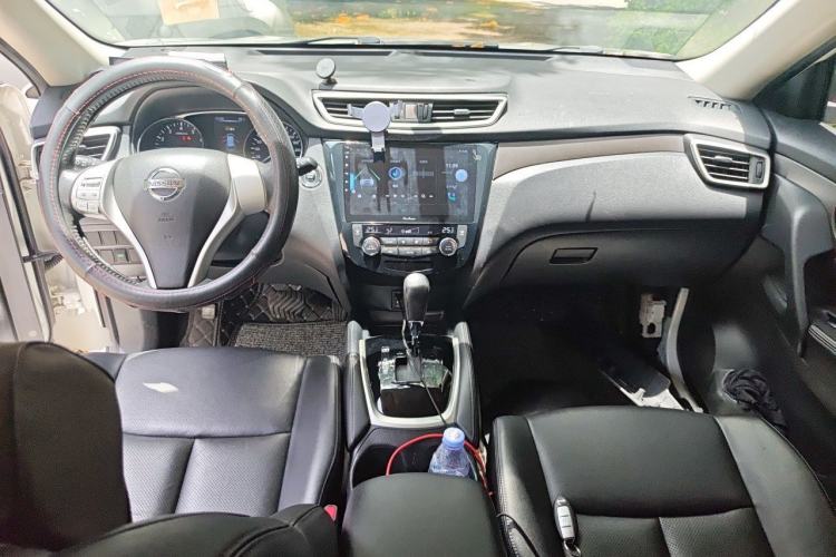 Used Nissan X-Trail 2015 2.0L CVT Comfort MAX Edition 2WD Center Console