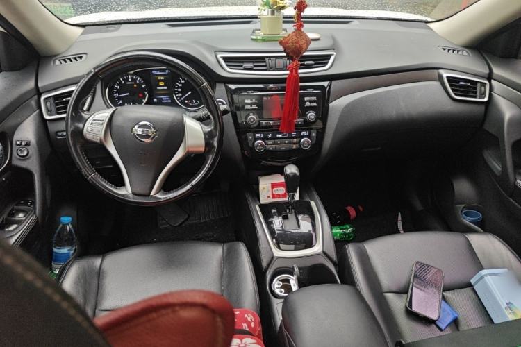 Used Nissan X-Trail 2015 2.0L CVT Comfort MAX Edition 2WD Center Console