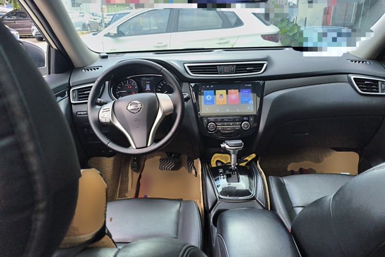 Used Nissan X-Trail 2015 2.0L CVT Comfort MAX Edition 2WD Center Console