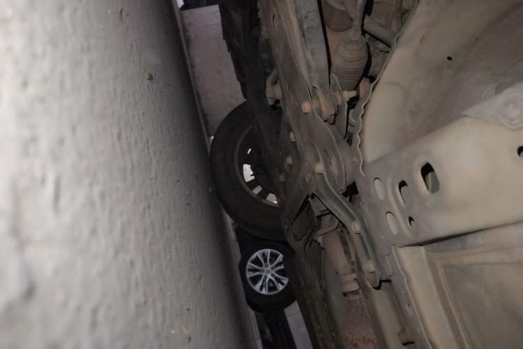 Used Nissan X-Trail 2015 2.0L CVT Comfort MAX Edition 2WD Chassis Front Left