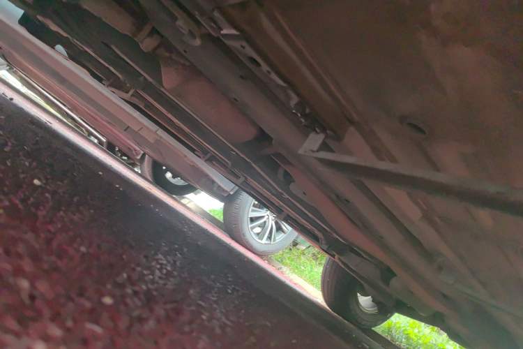 Used Nissan X-Trail 2015 2.0L CVT Comfort MAX Edition 2WD Chassis Front Left